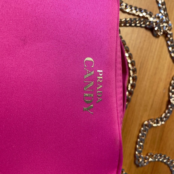 Authentic Prada Travel Hanbag - Picture 4 of 11